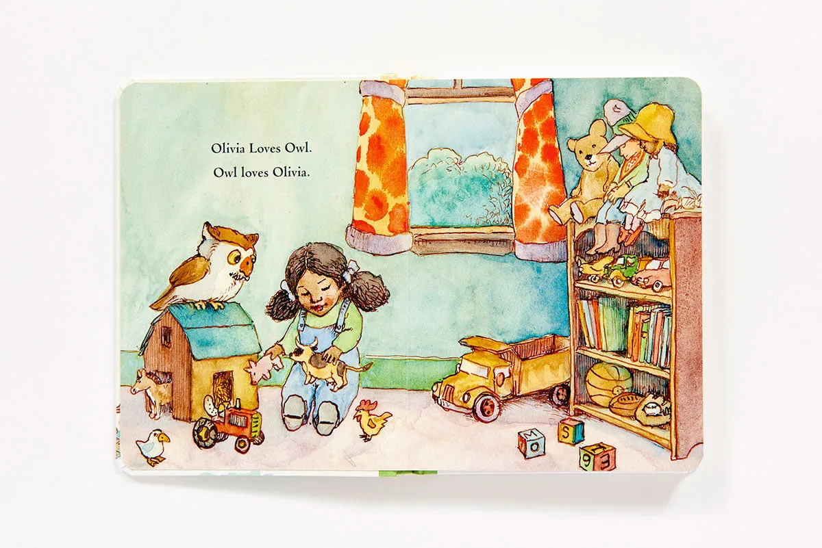 Abrams Appleseed Olivia Loves Owl pappbok småbarn