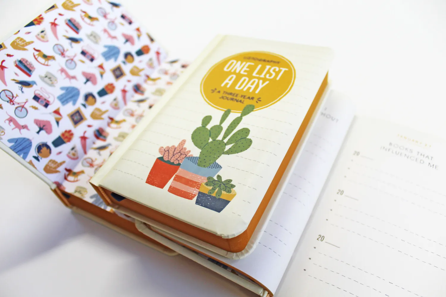 Listography One List a Day dagbok 3-års listejournal illustrert