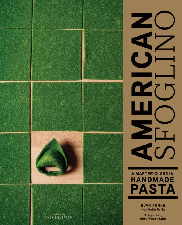 Chronicle Books American Sfoglino kokebok innbundet pastalaging
