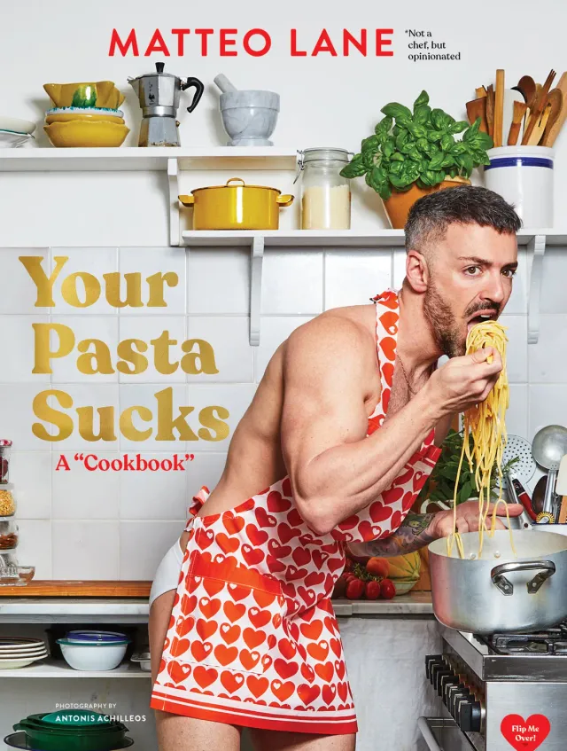 Chronicle Your Pasta Sucks kokebok innbundet humor