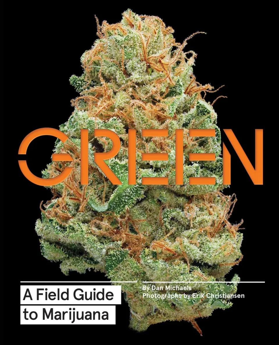 Abrams and Chronicle Green Field Guide innbundet cannabis